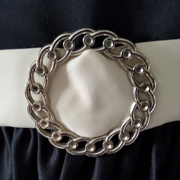 Girls Formal Dress - Picture 3 of 4